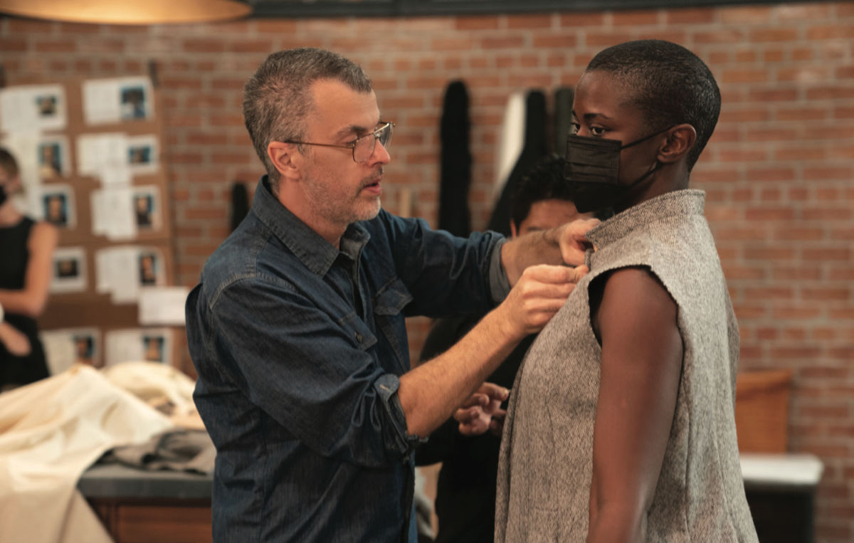 Gary Graham works with a model on “Making the Cut.” - Photo by Chelsea Bada